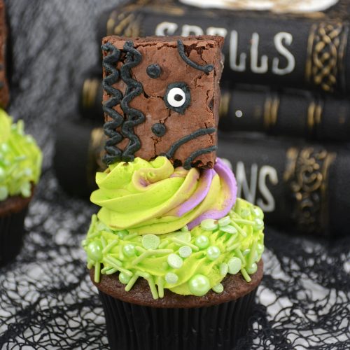 Hocus Pocus book cupcakes