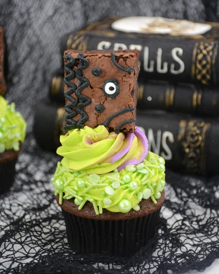 Hocus Pocus book cupcakes