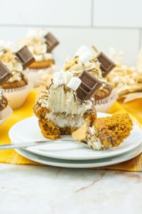 pumpkin s'mores cupcakes