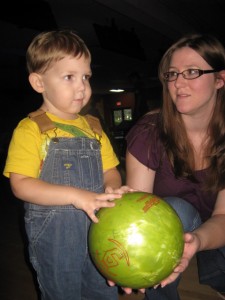 "kidsbowlfree.com kids bowl free summer program Family Pass giveaway"